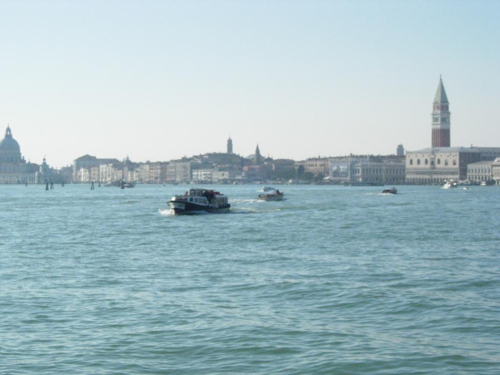 Appartamento Vacanze Casadueottanta Loc-13704 Venise Extérieur photo